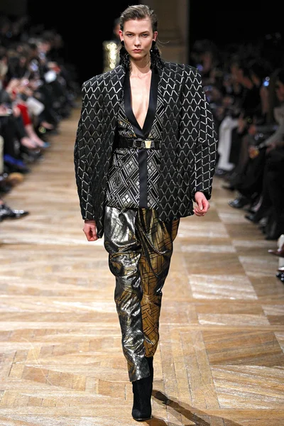 Look 25